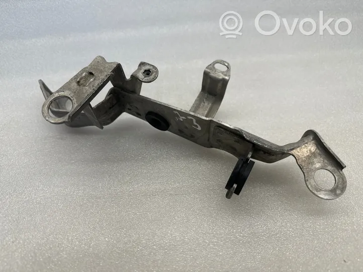 Audi A8 S8 D3 4E Supporto di montaggio del filtro dell’olio 4E0422495B