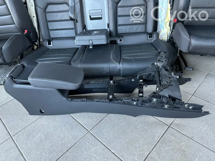 Volkswagen e-Golf Fotele / Kanapa / Boczki / Komplet 
