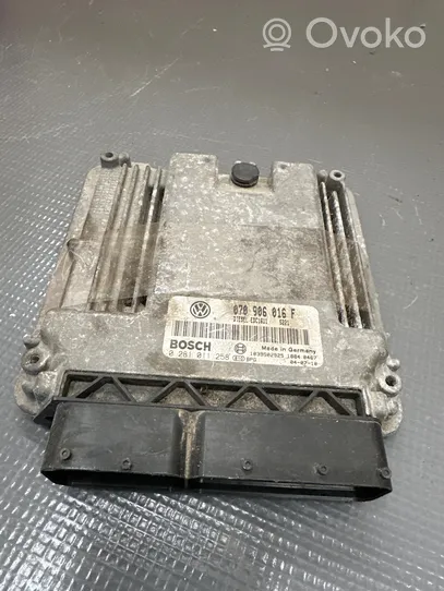 Volkswagen Touareg I Calculateur moteur ECU 070906016F