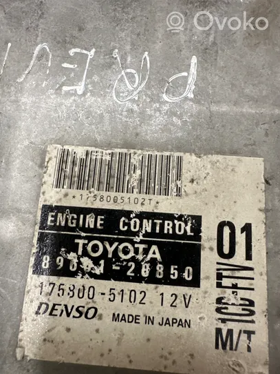 Toyota Avensis T250 Variklio valdymo blokas 8966128850