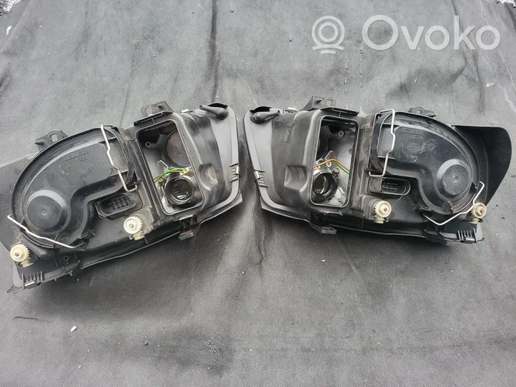 Volkswagen Bora Lot de 2 lampes frontales / phare 1J5941017AD