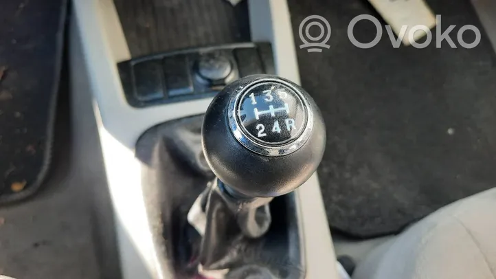 KIA Cerato Gear lever shifter trim leather/knob 