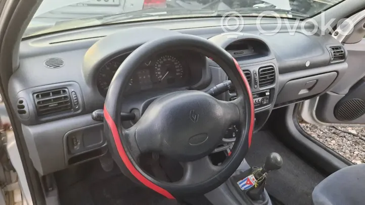 Renault Clio II Deska rozdzielcza 