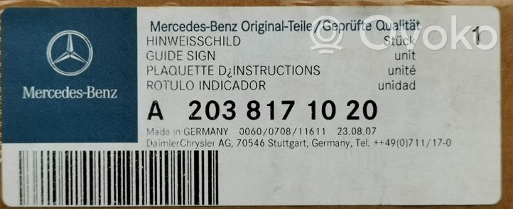 Mercedes-Benz C W203 Moulure, baguette/bande protectrice d'aile 2038171020