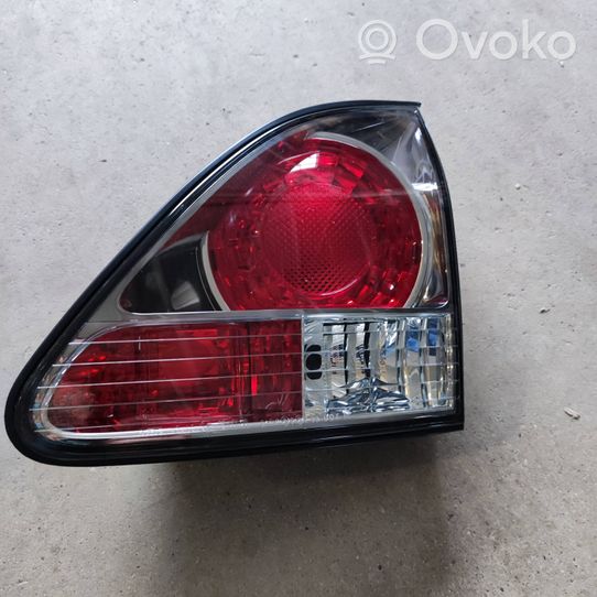 Lexus RX 300 Lampy tylnej klapy bagażnika 8158148040