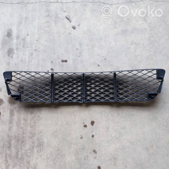 Mazda 323 Grille inférieure de pare-chocs avant B30P501T1