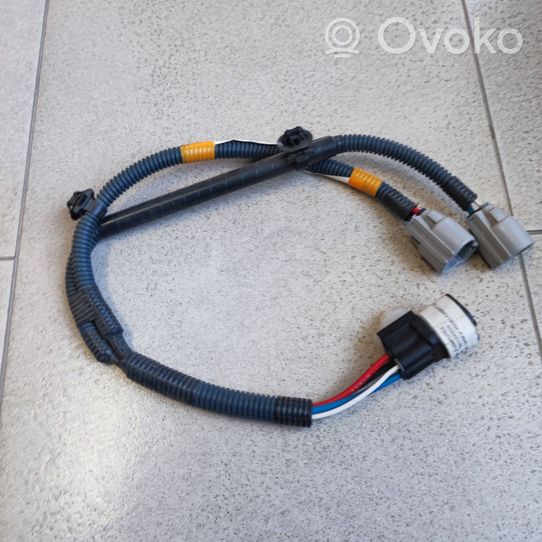 Toyota Camry Arnés/cableado de faro delantero/principal 8211233020