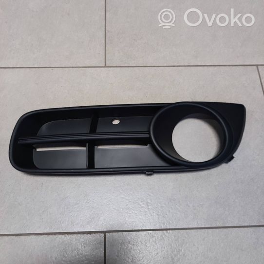 Skoda Fabia Mk2 (5J) Grille inférieure de pare-chocs avant 5J0853665