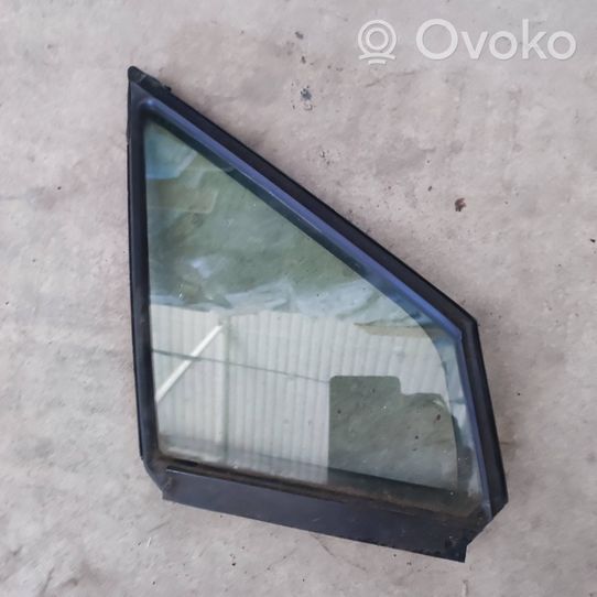 Subaru Outback (BS) Fenêtre latérale avant / vitre triangulaire (4 portes) 