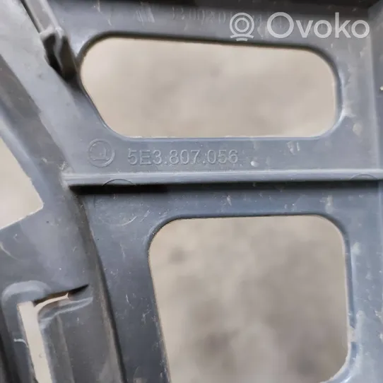 Skoda Octavia Mk3 (5E) Support de montage de pare-chocs avant 5E3807056
