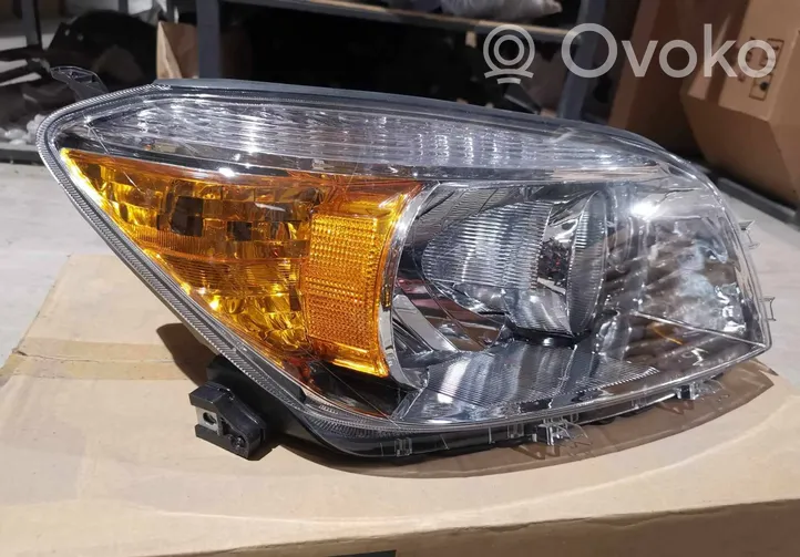 Toyota RAV 4 (XA30) Lampa przednia 8113042330