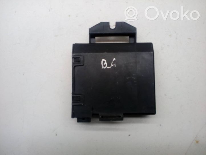 Audi A4 S4 B6 8E 8H Signalizacijos valdymo blokas 8H0951177