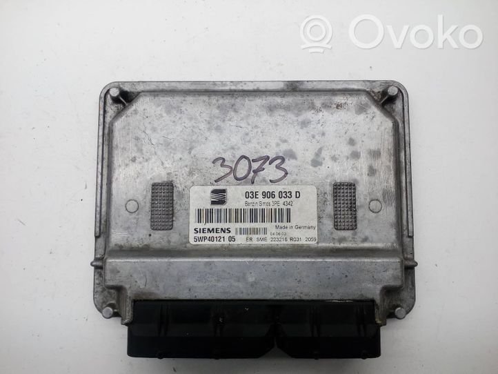 Seat Ibiza III (6L) Calculateur moteur ECU 03E906033D