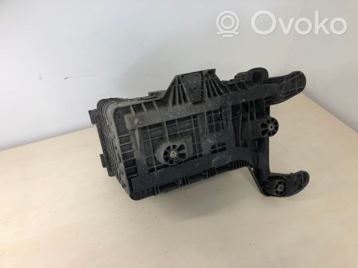 Volkswagen Golf V Vassoio batteria 1K0915333