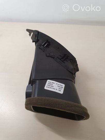 Opel Astra J Griglia di ventilazione centrale cruscotto 13300570