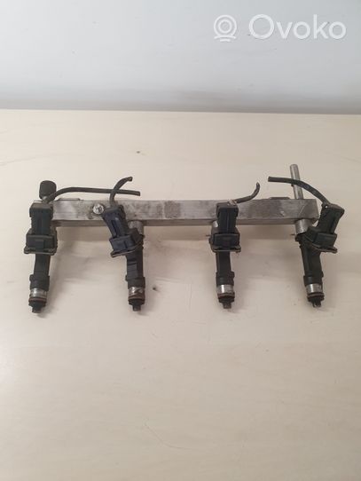 Opel Astra J Set di iniettori 0280151258