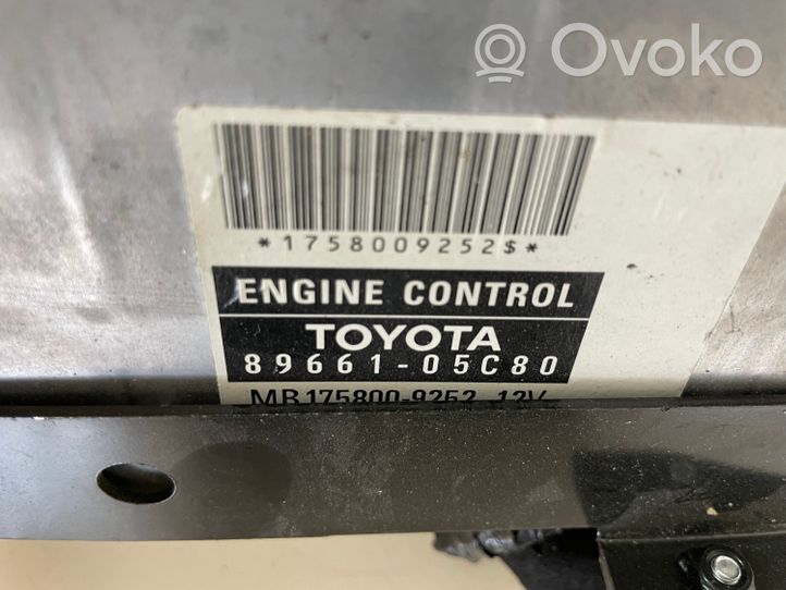 Toyota Avensis T250 Calculateur moteur ECU 8966105C80