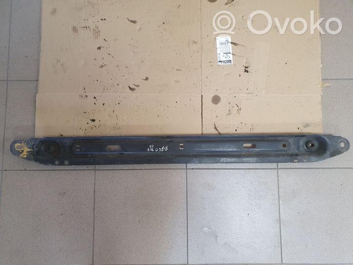 Peugeot 308 Staffa del pannello di supporto del radiatore 