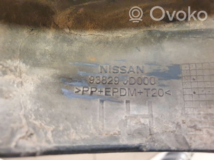 Nissan Qashqai Takalokasuojan koristelista 93829JD000