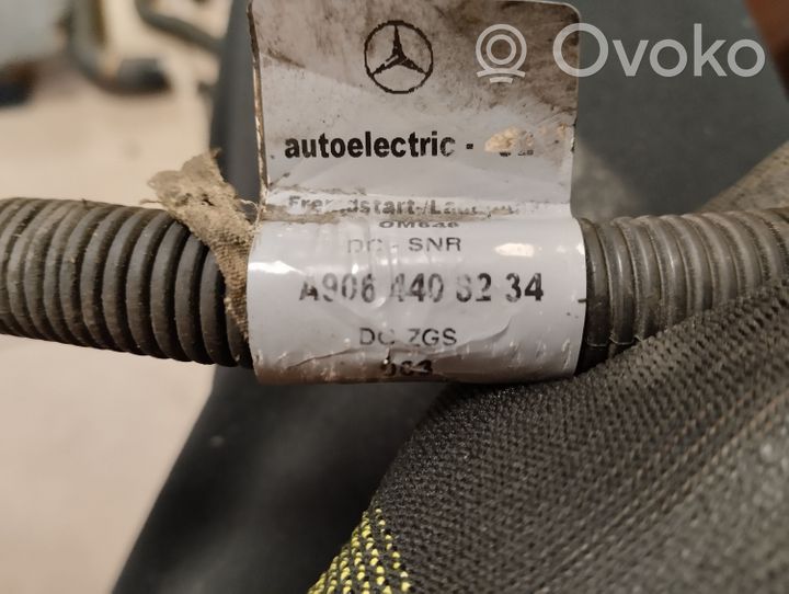 Mercedes-Benz Sprinter W906 Cavo positivo (batteria) A9064408234