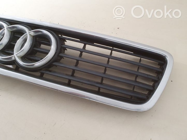 Audi A4 S4 B5 8D Atrapa chłodnicy / Grill 8D0853651