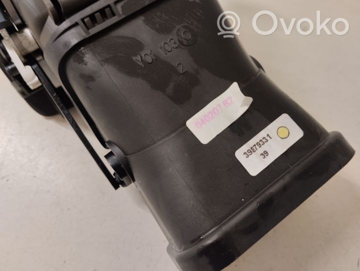 Volvo C30 Moldura protectora de la rejilla de ventilación lateral del panel 39879331