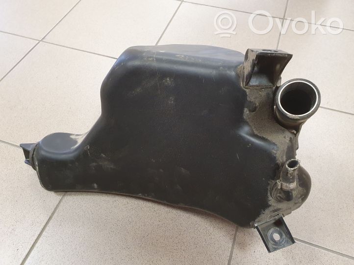 Audi A8 S8 D2 4D Tuyau de remplissage de réservoir de carburant 4D0201301