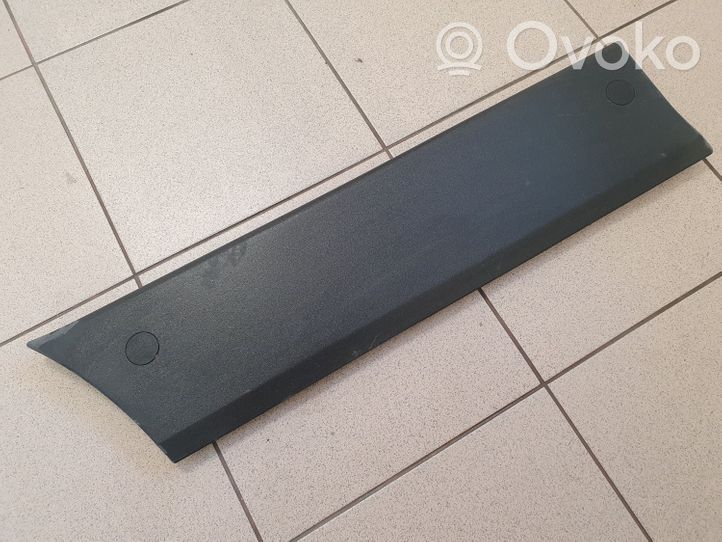 Iveco Daily 3rd gen Moulure de porte avant 504081053