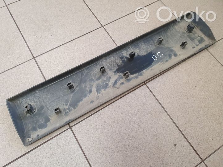 Iveco Daily 3rd gen Rivestimento portiera posteriore (modanatura) 504099536