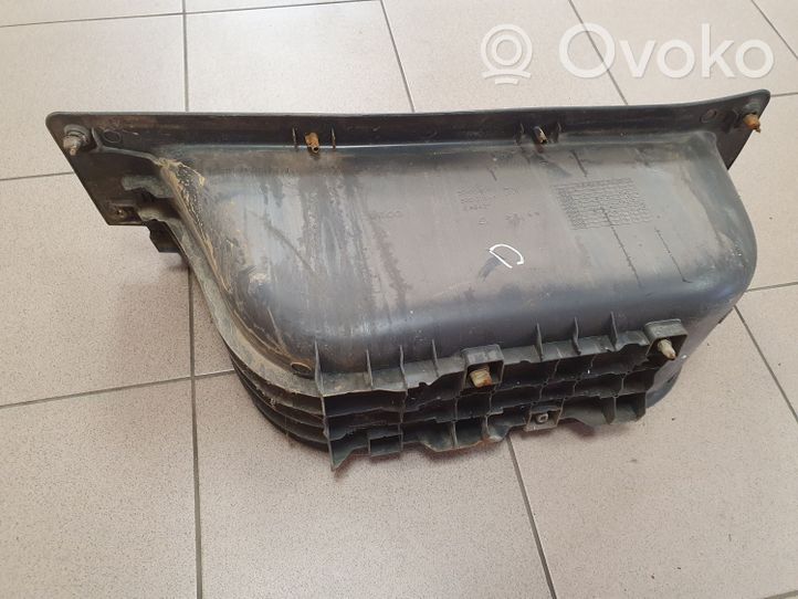 Iveco Daily 3rd gen Copertura del rivestimento del sottoporta anteriore 351000000