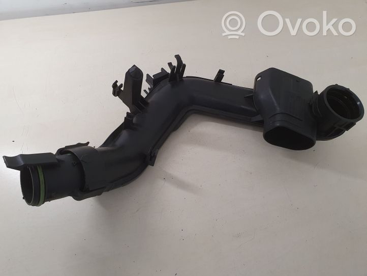 Audi Q2 - Tube d'admission de tuyau de refroidisseur intermédiaire 04C145673