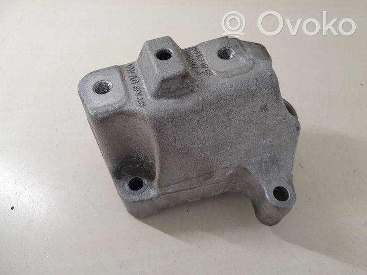 Volkswagen PASSAT B6 Support de boîte de vitesses 1K0199117CF