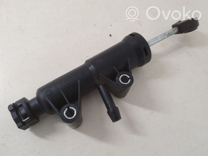 Mercedes-Benz Vito Viano W639 Główny cylinder sprzęgła A6392900112