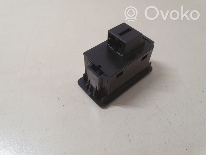 Audi Q2 - Takaluukun avauskytkin 4G0959831C