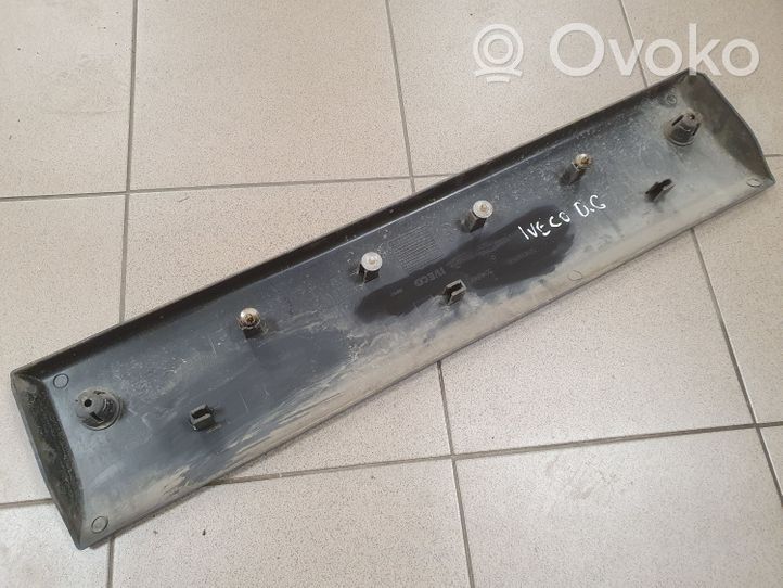 Iveco Daily 4th gen Rivestimento portiera posteriore (modanatura) 504099536