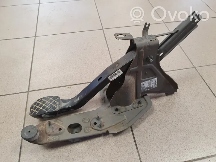 Volkswagen Transporter - Caravelle T5 Brake pedal 7H1721057B