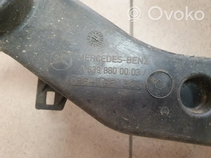 Mercedes-Benz Vito Viano W639 Jäähdyttimen kehyksen suojapaneeli A6398800003