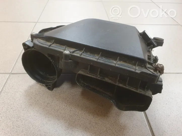 Mercedes-Benz C W205 Boîtier de filtre à air A2760903801