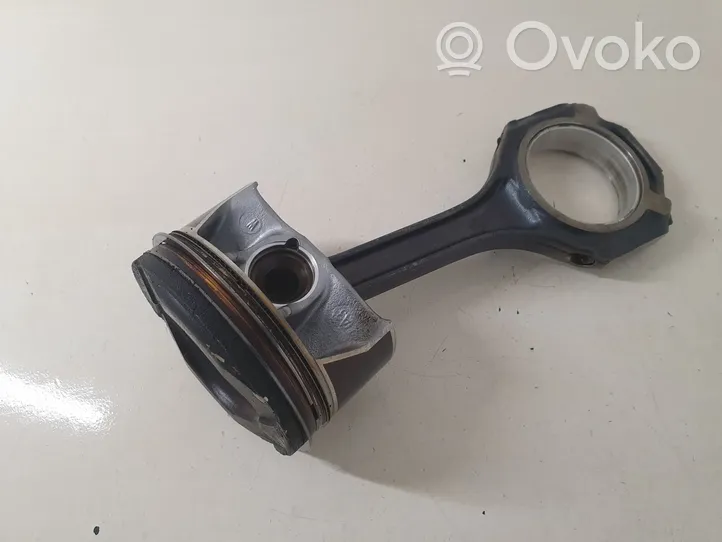 Mercedes-Benz C W205 Piston avec bielle 