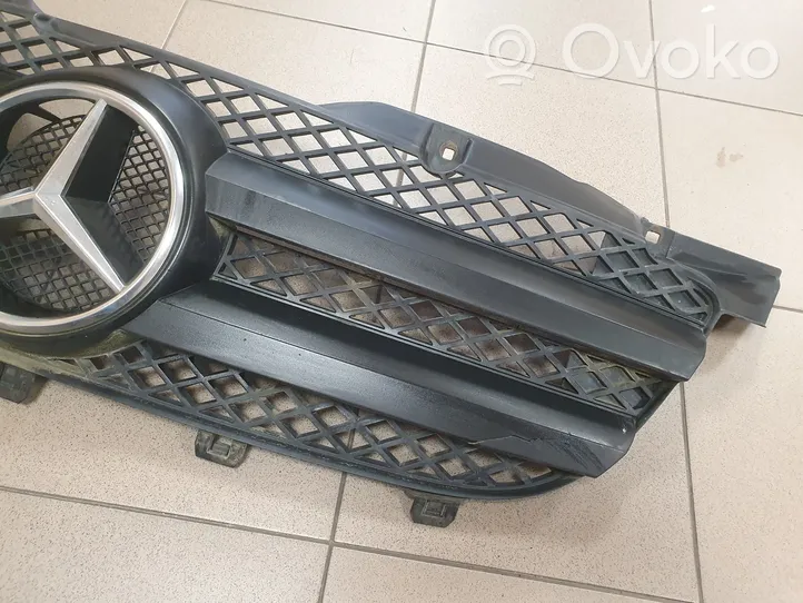 Mercedes-Benz Sprinter W906 Maskownica / Grill / Atrapa górna chłodnicy A9068800385