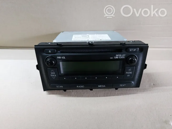 Toyota Prius c Panel / Radioodtwarzacz CD/DVD/GPS 8612052D10