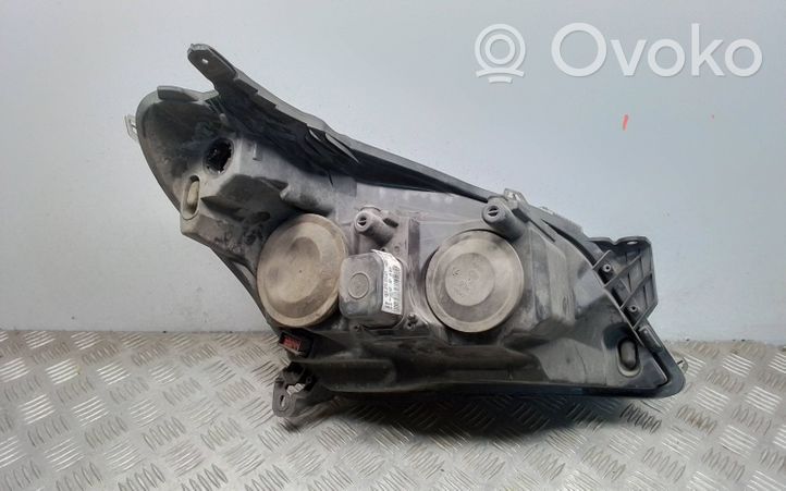 Opel Astra H Lampa przednia 24451032