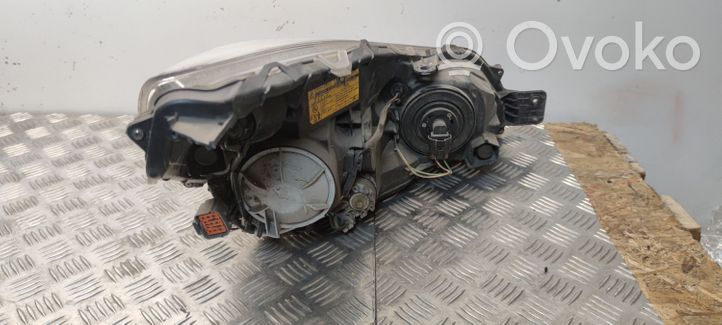 Subaru Legacy Lampa przednia 10020061