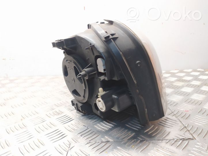 Volvo XC90 Lampa przednia 31290893