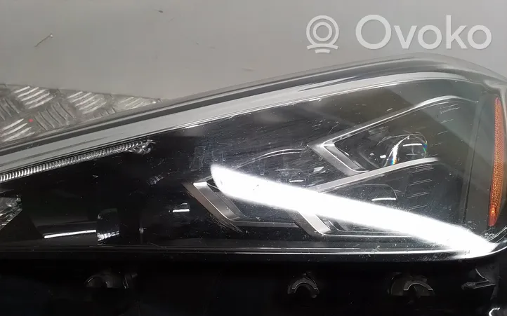 Lexus UX Lampa przednia 