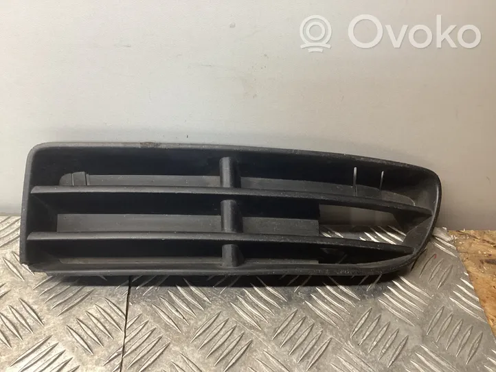 Volkswagen Bora Front bumper lower grill 1J5853665A