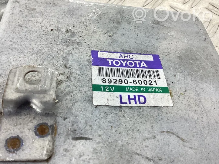 Toyota Land Cruiser (J100) Pakabos valdymo blokas 8929060021