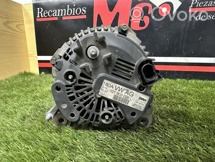 Volkswagen PASSAT Generatore/alternatore 021903026L