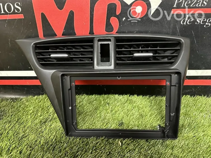 Honda Civic Dash center air vent grill 77610GN711