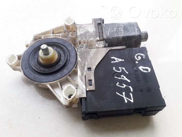 Audi A3 S3 8P Moteur de lève-vitre de porte arrière E840311203